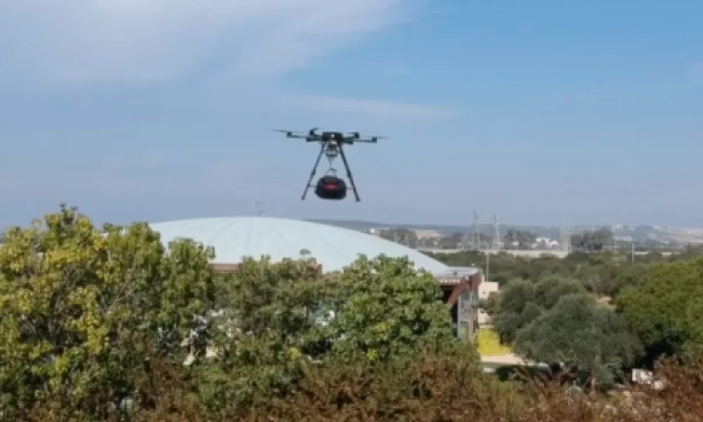 Αυτό σημαίνει πως ο ντελιβεράς...πετάει! Παράδοση πίτσας με Drone